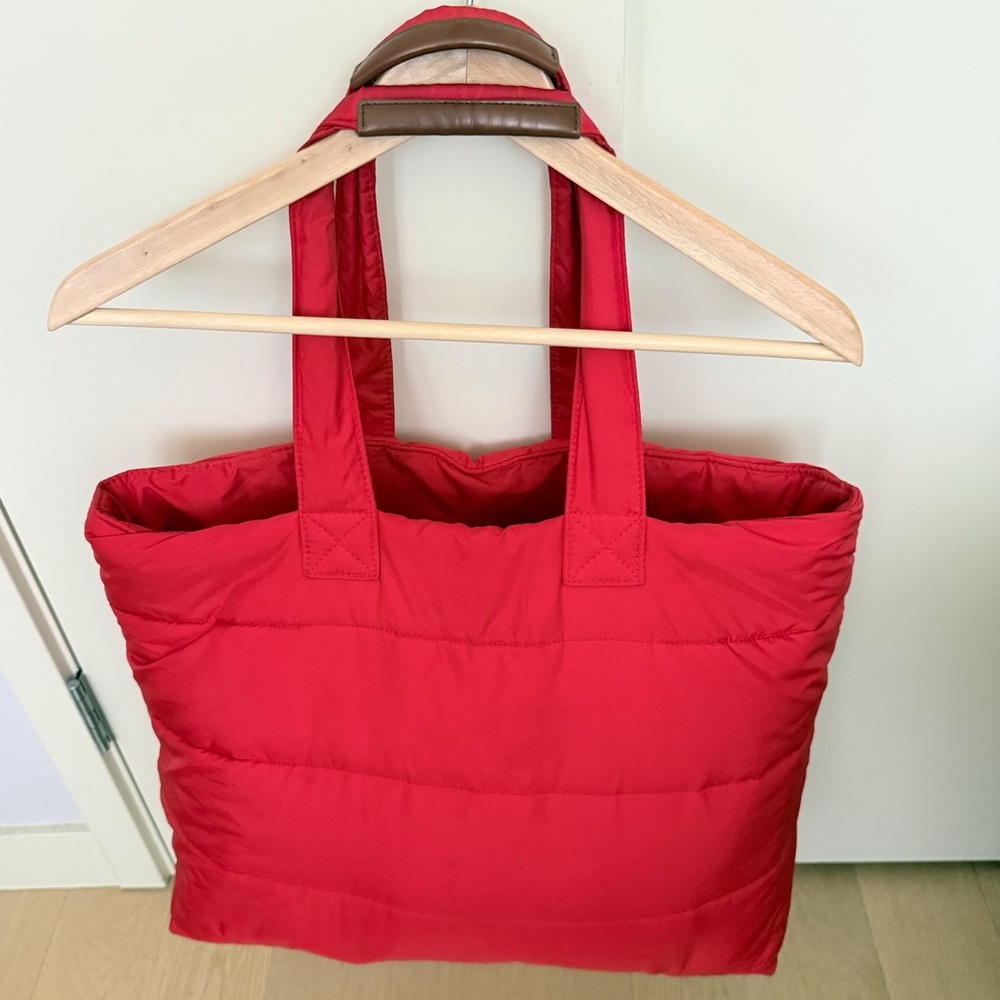 JW Anderson X Uniqlo X Large Red Quilted Tote Bag EUC - Picture 3 of 3